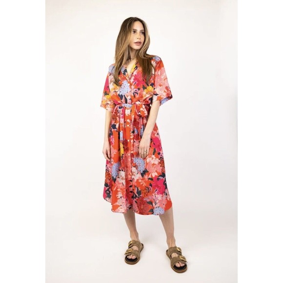 Cara Cara NWT Hobbs Dress in Japanese Floral Red Size M/L - Picture 1 of 16